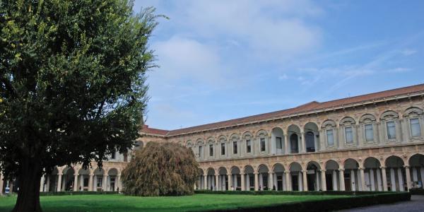Cortile maggiore in via Festa del perdono