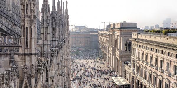 Panomara: scorcio del Duomo di Milano e della piazza