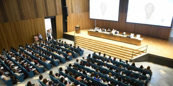 Aula Magna gremita all'Università Statale di Milano