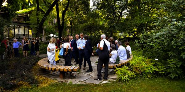 Ricevimento elegante in uno degli orti botanici dell'Università Statale di Milano