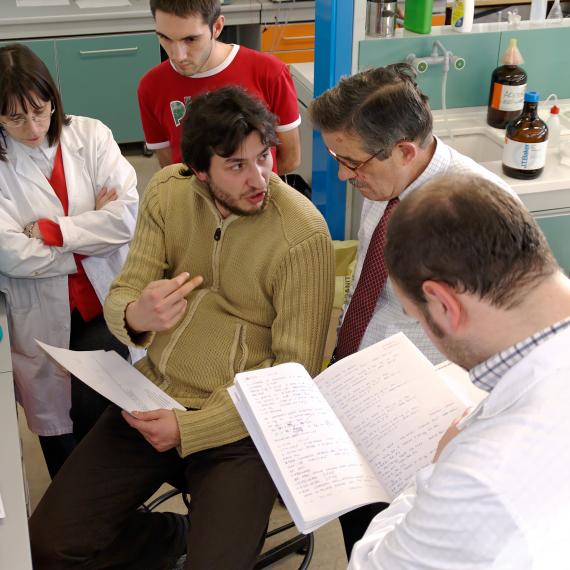 Studenti a lezione di Farmacia