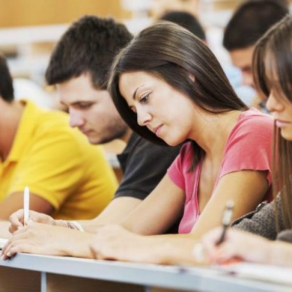 Studenti