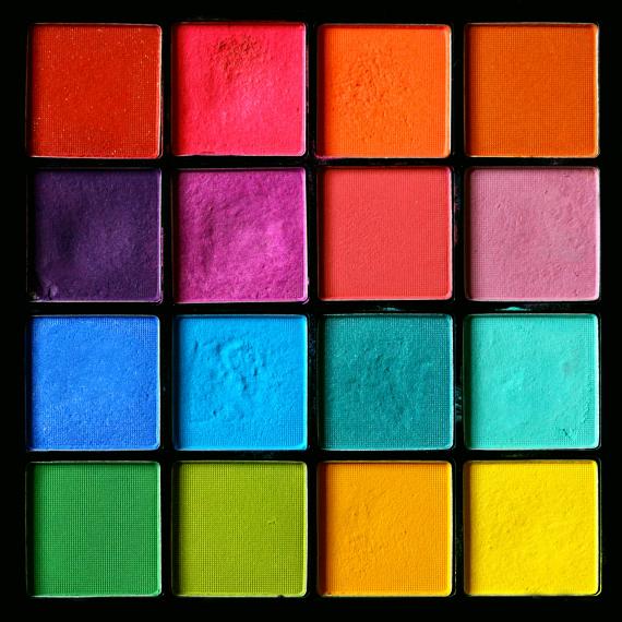 Palette di ombretti - Foto tratta da Unsplash